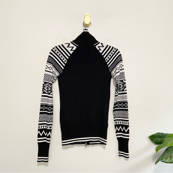 Athleta Black White Snowflake Geometric Knit Long Sleeve Zip Up Sweater - Picture 5 of 7